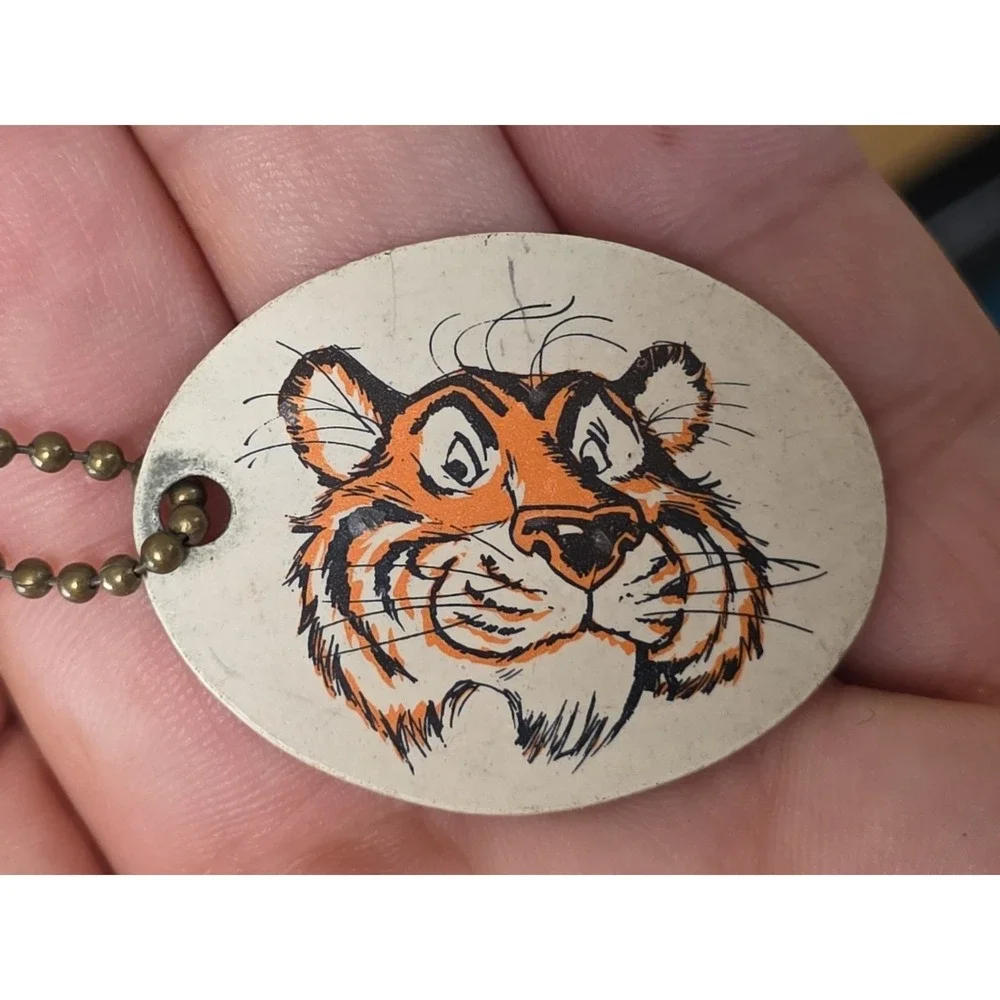 Vintage Esso Exxon Happy Motoring Key Club Tiger Key Fob Tag AA 394218 Houston